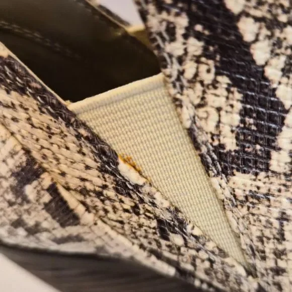 Vince Camuto Snakeskin Gradina Ankle Boots Womens 5M Western Pointed Toe - Picture 4 of 8